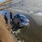 Mulher passa sete dias dentro de carro após cair em lagoa