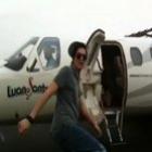 Avião do cantor Luan Santana faz pouso forçado 