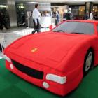 Ferrari feita de crochê...Literalmente!!!