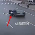 Chinês maluco brinca de GTA nas ruas e acaba preso
