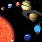 Você sabe por que os planetas têm forma esférica? 
