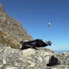 paraquedista_em_wingsuit_bate_a_190_kmh_e_filma_tudo