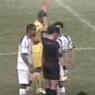 juizator_fazendo_cera_em_partida_de_futebol