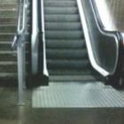 Pra quem são as escadas rolantes?