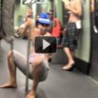 Duelo de pole dancing no metrô do Rio