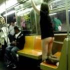 em_onda_de_calor_mulher_tira_roupa_no_metro_de_nova_york