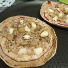 surpreenda_seus_amigos_com_esta_rapida_e_simples_receita_de_pizza_de_pao_arabe