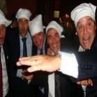 sergio_cabral_e_fernando_cavendish_dancando_na_boquinha_da_garrafa_em_paris
