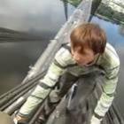 amantes_do_perigo_escalam_ponte_na_russia_sem_usar_nenhum_aparelho_de_seguranca