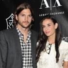 bruce_willis_e_ashton_kutcher_visitam_demi_moore_em_sua_casa