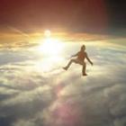 a_experiencia_do_voo_humano_em_um_belo_video_sobre_paraquedismo