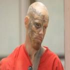 Criminoso tem olho tatuado, caveira na cabeça e ganha apelido de ‘Exterminador’ 
