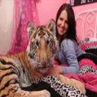 adolescente_divide_a_cama_com_tigre_