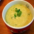 Saiba como fazer uma deliciosa sopa chinesa com frango e legumes.