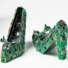 sandalia_com_placas_de_circuitos_de_computadores