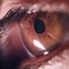 video_em_macro_mostra_a_bela_movimentacao_do_olho_humano