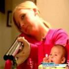 Mãe de 18 anos dispara escopeta e mata invasor para proteger bebê