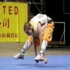 veja_este_incrivel_movimento_que_so_um_monge_shaolin_pode_fazer