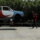 carro_pulando_corda