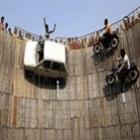 parede_da_morte_com_dois_carros_e_duas_motos_