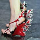 sapatos_que_chamaram_atencao_nos_desfiles_da_temporada_verao_2012