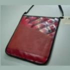 almofada_feita_com_material_publicitario_reciclado