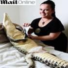 salao_de_beleza_depila_e_cuida_das_unhas_de_crocodila_na_australia_