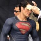 uniforme_mais_detalhado_em_fotos_de_superman__o_homem_de_aco_