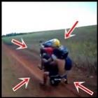 vai_empinar_uma_moto_com_3_pessoa_deu_merda_