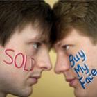britanicos_vendem_anuncios_em_seus_rostos
