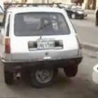 veja_este_incrivel_acessorio_para_ajudar_a_estacionar_o_carro_em_vagas_dificeis