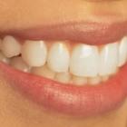 menina_cai_no_golpe_de_que_o_esperma_clareia_os_dentes