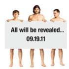Two and a Half Men atores aparecem nus em anúncio