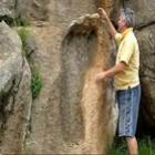 misteriosa_pegada_de_pe_humano_gigante_aparece_na_africa_do_sul