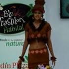 moda_vestidos_usam_plantas_e_flores_como_tecidos
