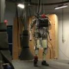 robo_americano_faz_ginastica_caminhadas_e_ate_agachamento