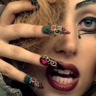 colagem_alto_relevo_nas_unhas