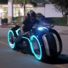 irmaos_recriam_de_forma_incrivel_a_motocicleta_de_tron