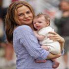alicia_siverstone_sobre_maneira_bizarra_de_alimentar_filho_e_adoravel