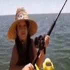 menino_de_9_anos_pesca_tubarao_em_caiaque_veja_o_video_