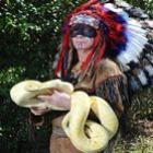  Galês decide viver como índio apache após divórcio