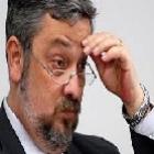 chefe_tomando_decisao_importante