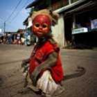os_pobres_macacos_artistas_da_indonesia_18_imagens