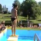 Aprenda como não saltar na piscina
