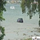 carro_desaparece_em_lagoa