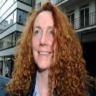 rebekah_brooks_e_marido_sao_detidos_para_investigacao