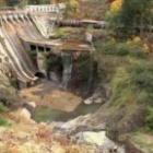 implosao_de_uma_barragem_em_rio_norte_americano_oferece_um_show_espetacular