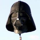Um balão que é a cara do Darth Vader
