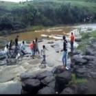 natureza_em_furia_familia_e_levada_por_enxurrada