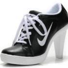tenis_com_salto_modelos_da_moda_basica_com_classe_nos_pes